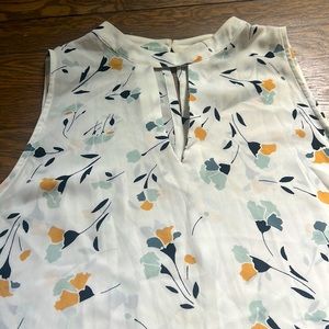 Super cute work blouse